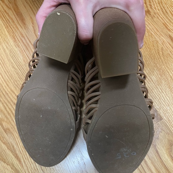 Tan Peep Toe Thick Heel Shoe - Picture 6 of 6